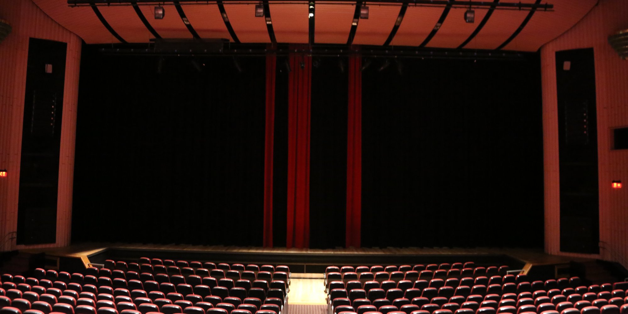 Teatro Do Sesi Comemora 25 Anos Com Programação Cultural Que Une Música Teatro E Dança Fiergs Rs 3985